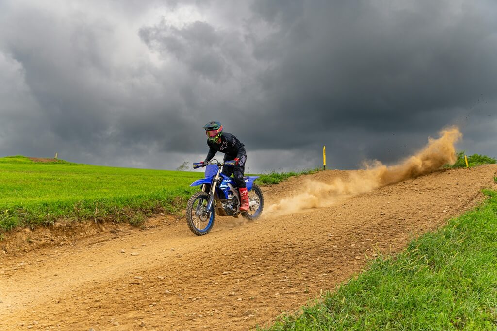 Dirt bike peg technique