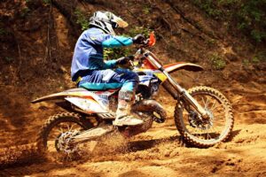 dirtbike-hill-climbing