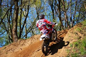 enduro-trail-riding
